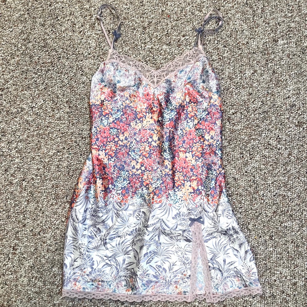 Victoria’s Secret floral lingerie slip dres